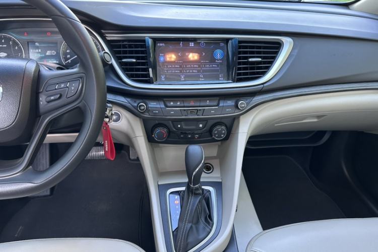 Used Buick GT 2016 15N Automatic Elite Edition Audio And AC Panel