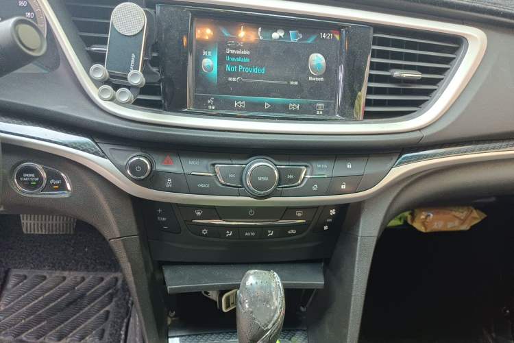 Used Buick GT 2016 15N Automatic Luxury Edition Audio And AC Panel