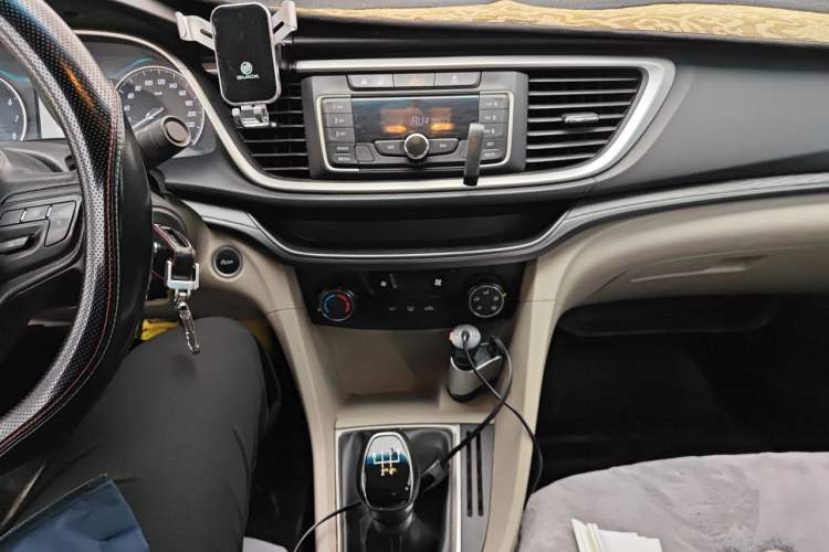 Used Buick GT 2016 15N Manual Elite Edition Audio And AC Panel