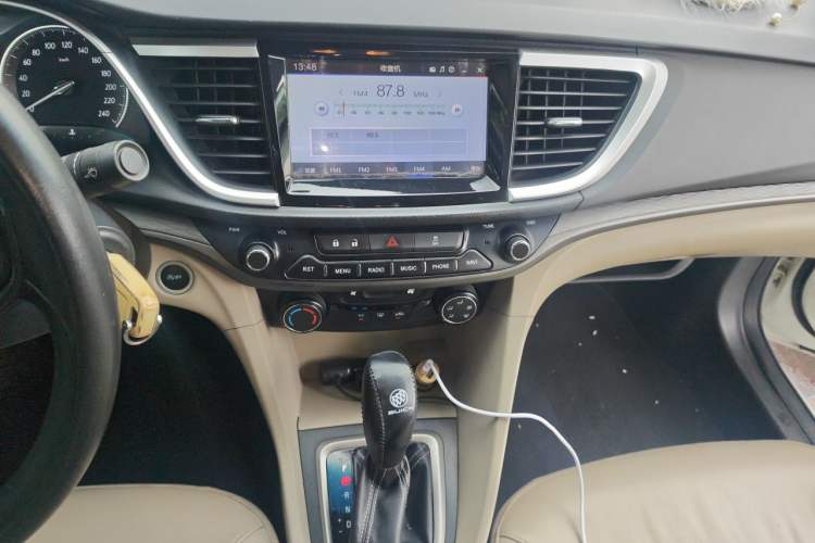 Used Buick GT 2016 15N Automatic Elite Edition Audio And AC Panel