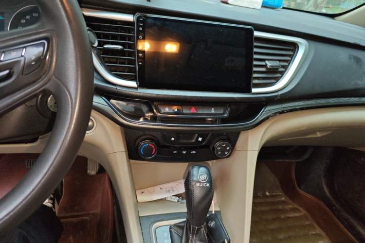 Used Buick GT 2016 15N Automatic Elite Edition Audio And AC Panel