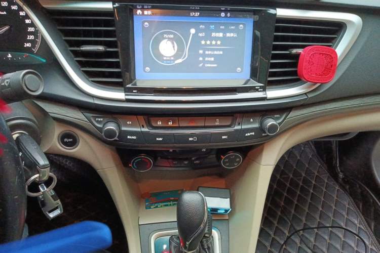 Used Buick GT 2016 15N Automatic Elite Edition Audio And AC Panel