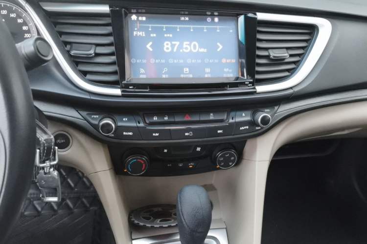 Used Buick GT 2016 15N Automatic Elite Edition Audio And AC Panel