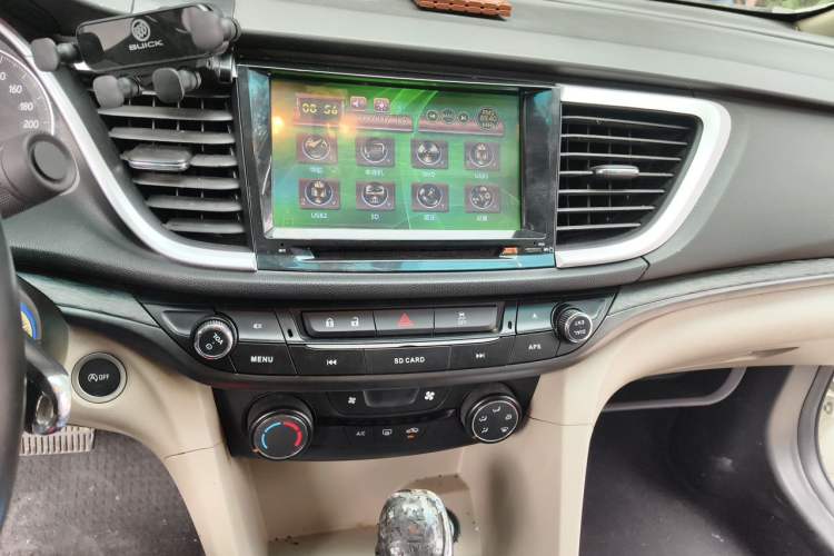 Used Buick GT 2016 15N Automatic Elite Edition Audio And AC Panel