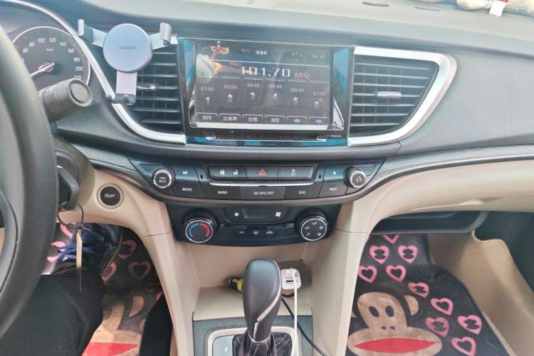 Used Buick GT 2016 15N Automatic Elite Edition Audio And AC Panel