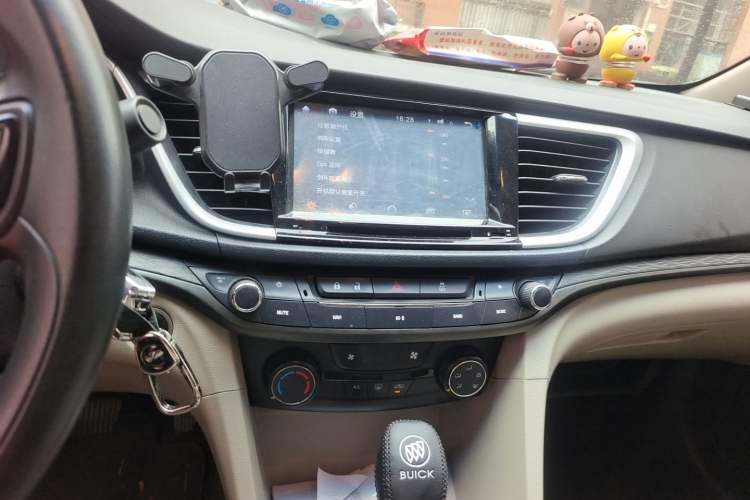 Used Buick GT 2016 15N Automatic Elite Edition Audio And AC Panel