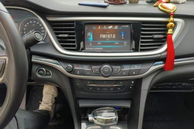 Used Buick GT 2016 15N Automatic Luxury Edition Audio And AC Panel
