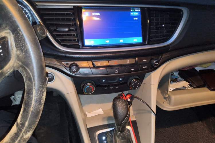 Used Buick GT 2016 15N Automatic Elite Edition Audio And AC Panel