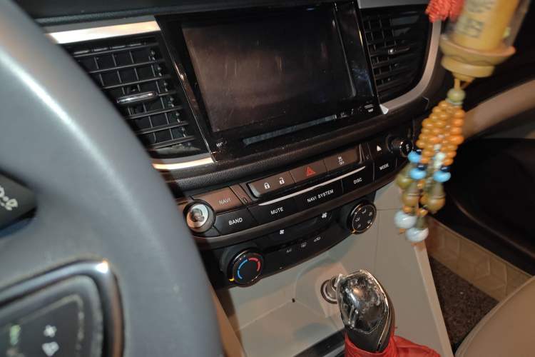 Used Buick GT 2016 15N Automatic Elite Edition Audio And AC Panel