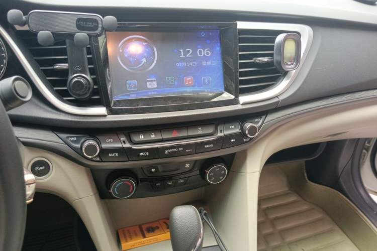 Used Buick GT 2016 15N Automatic Elite Edition Audio And AC Panel
