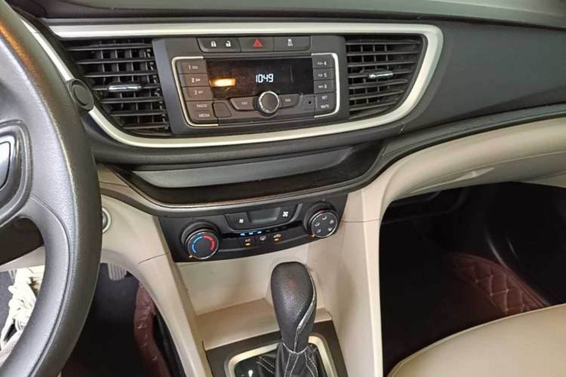Used Buick GT 2016 15N Automatic Elite Edition Audio And AC Panel
