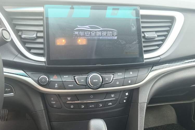 Used Buick GT 2016 15N Automatic Luxury Edition Audio And AC Panel