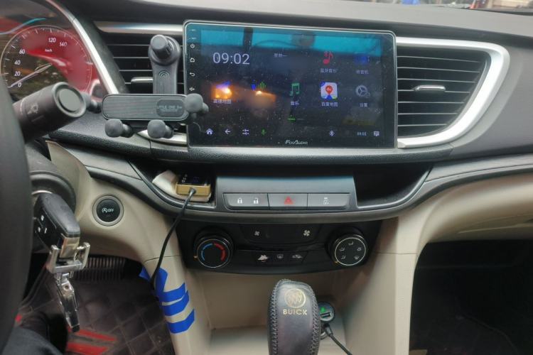 Used Buick GT 2016 15N Automatic Elite Edition Audio And AC Panel