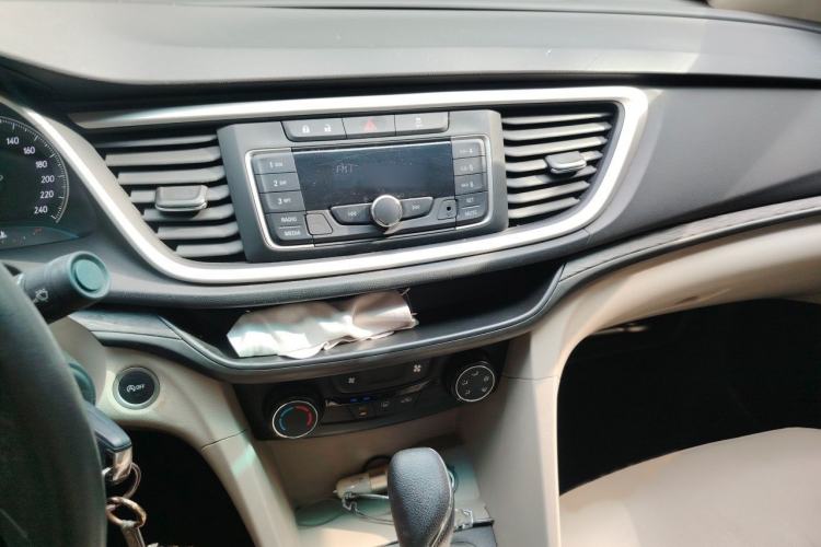Used Buick GT 2016 15N Automatic Elite Edition Audio And AC Panel