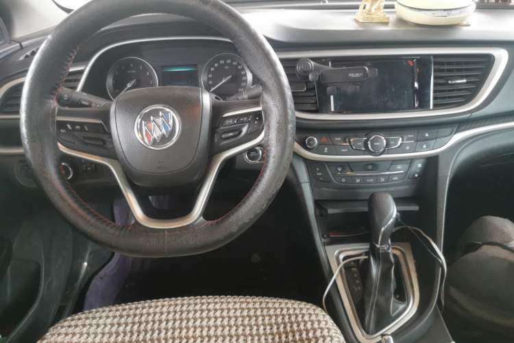 Used Buick GT 2016 18T Dual-Clutch Luxury Model Center Console