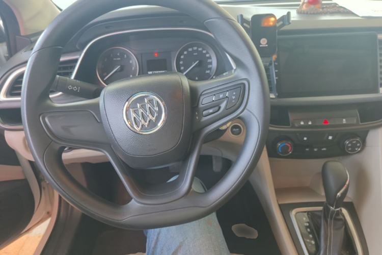 Used Buick GT 2016 15N Automatic Entry-Level Trim Center Console