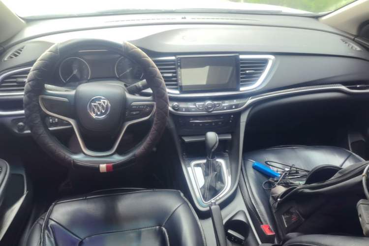 Used Buick GT 2016 15N Automatic Luxury Edition Center Console