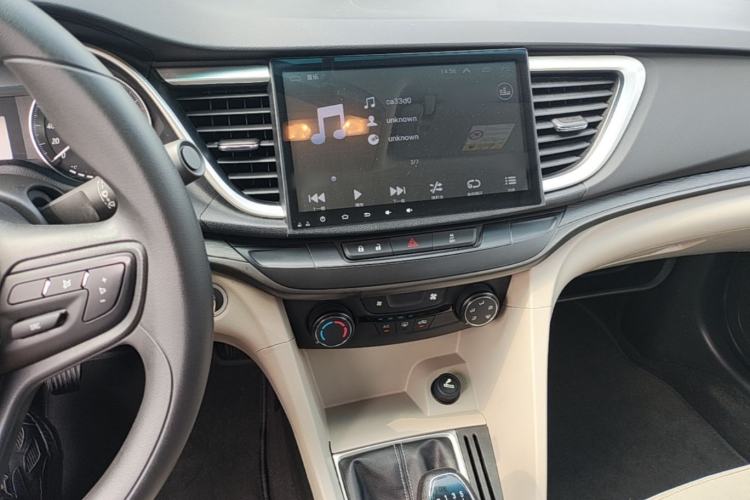 Used Buick GT 2016 15N Manual Entry-Level Trim Center Console