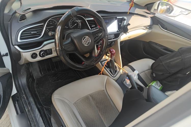 Used Buick GT 2016 15N Automatic Elite Edition Center Console
