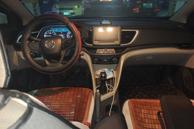 Used Buick GT 2016 15N Manual Entry-Level Trim Center Console