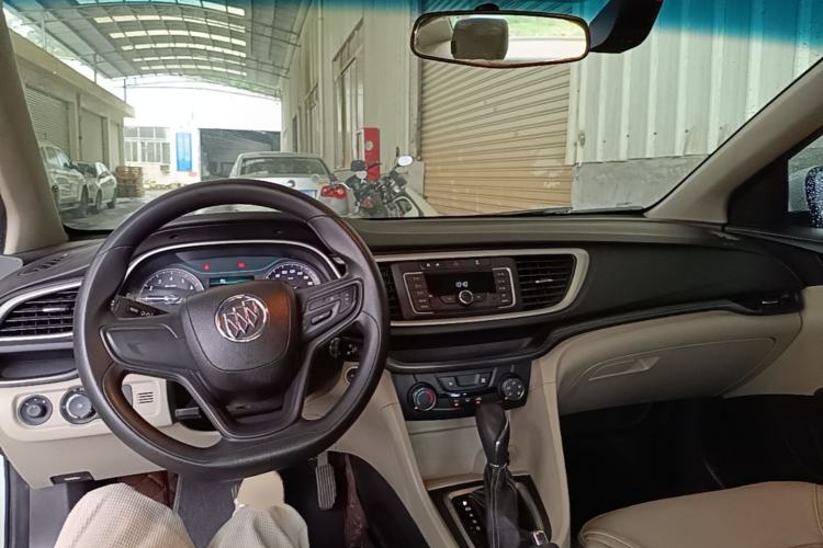 Used Buick GT 2016 15N Automatic Elite Edition Center Console