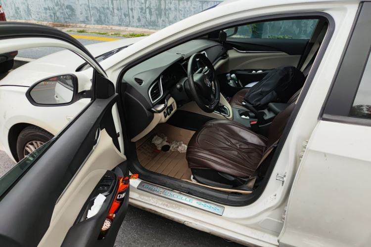 Used Buick GT 2016 15N Automatic Elite Edition Driver Seat