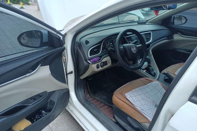 Used Buick GT 2016 15N Automatic Elite Edition Driver Seat