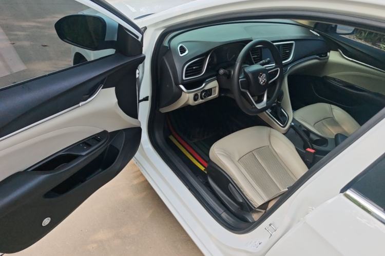 Used Buick GT 2016 15N Automatic Elite Edition Driver Seat