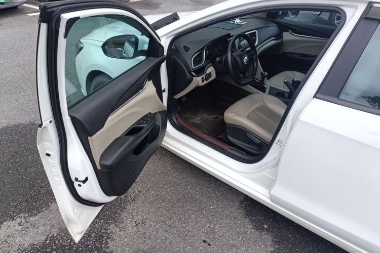 Used Buick GT 2016 15N Manual Elite Edition Driver Seat