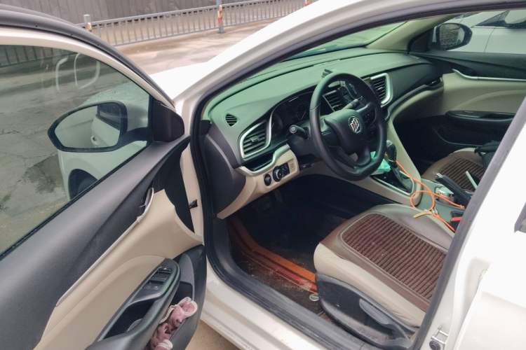 Used Buick GT 2016 15N Automatic Elite Edition Driver Seat