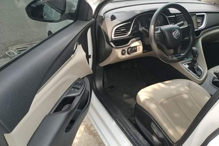 Used Buick GT 2016 15N Automatic Elite Edition Driver Seat
