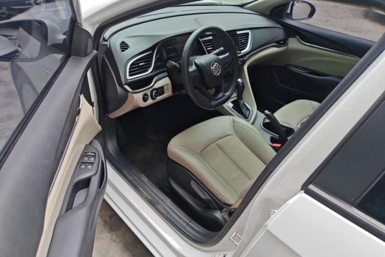 Used Buick GT 2016 15N Automatic Elite Edition Driver Seat