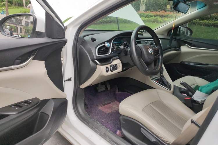 Used Buick GT 2016 15N Automatic Elite Edition Driver Seat
