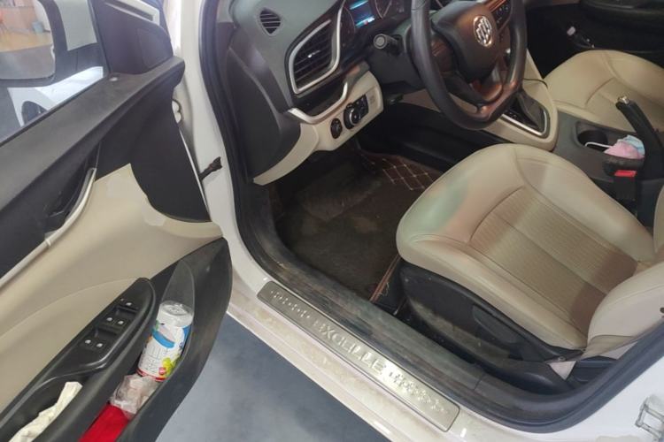 Used Buick GT 2016 15N Automatic Elite Edition Driver Seat