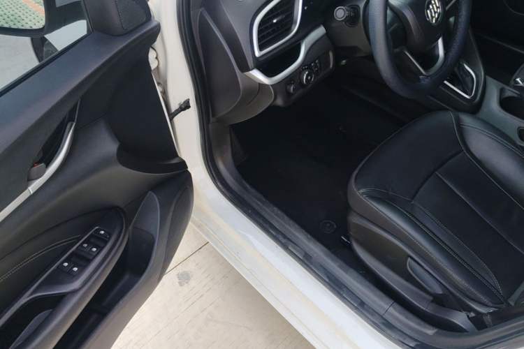 Used Buick GT 2016 15N Automatic Luxury Edition Driver Seat