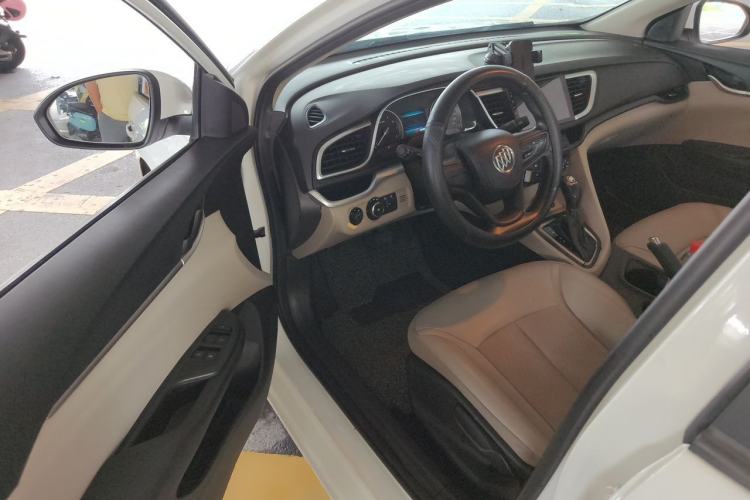 Used Buick GT 2016 15N Automatic Elite Edition Driver Seat
