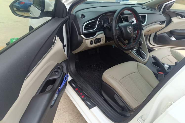 Used Buick GT 2016 15N Automatic Elite Edition Driver Seat