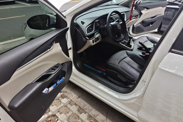 Used Buick GT 2016 15N Manual Entry-Level Trim Driver Seat