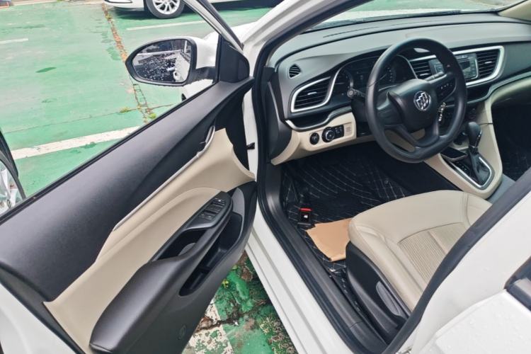 Used Buick GT 2016 15N Automatic Elite Edition Driver Seat