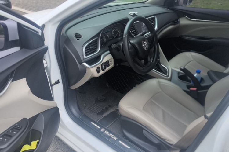 Used Buick GT 2016 15N Automatic Elite Edition Driver Seat