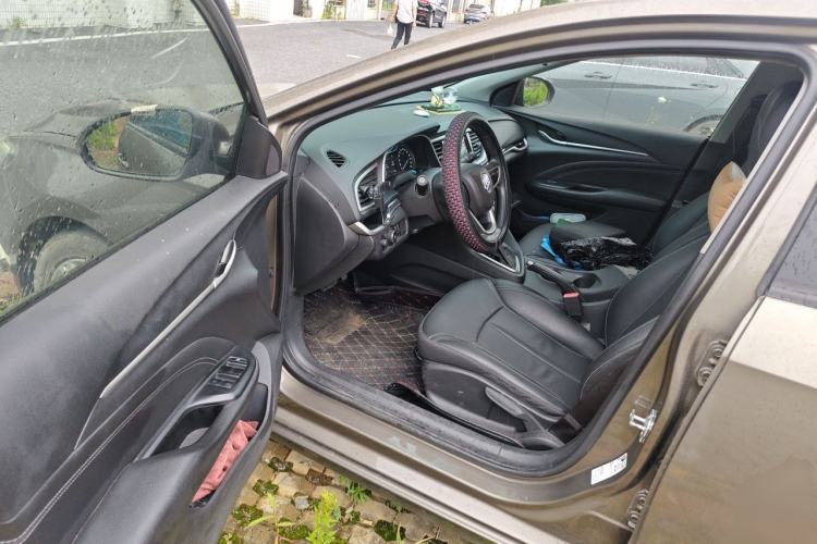 Used Buick GT 2016 15N Automatic Luxury Edition Driver Seat