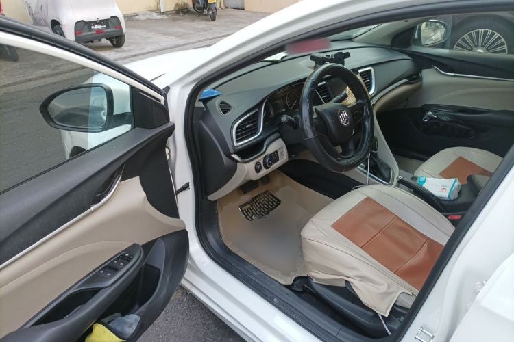 Used Buick GT 2016 15N Automatic Elite Edition Driver Seat