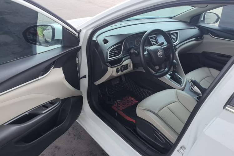 Used Buick GT 2016 15N Automatic Elite Edition Driver Seat