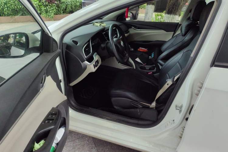 Used Buick GT 2016 15N Automatic Elite Edition Driver Seat
