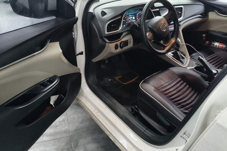 Used Buick GT 2016 15N Automatic Elite Edition Driver Seat