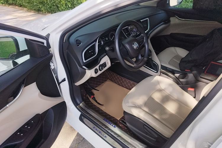 Used Buick GT 2016 15N Automatic Elite Edition Driver Seat