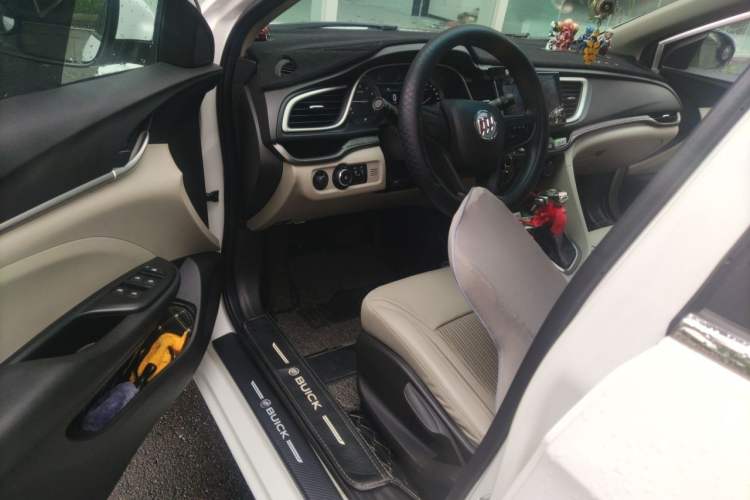 Used Buick GT 2016 15N Automatic Elite Edition Driver Seat