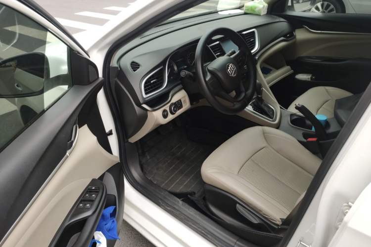 Used Buick GT 2016 15N Automatic Elite Edition Driver Seat