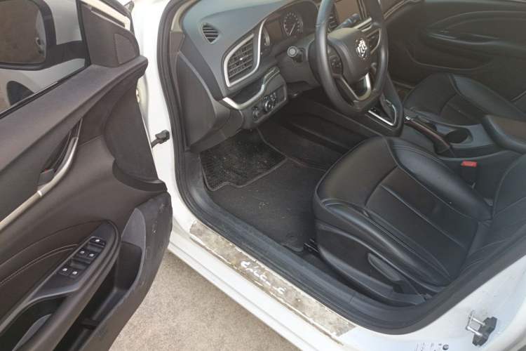 Used Buick GT 2016 15N Automatic Luxury Edition Driver Seat