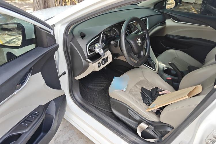 Used Buick GT 2016 15N Automatic Elite Edition Driver Seat